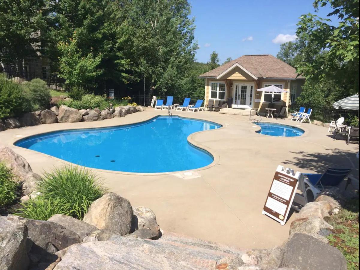 Mont-Blanc Ski Inout Condo W Pool Beach Access Saint-Faustin Exterior foto